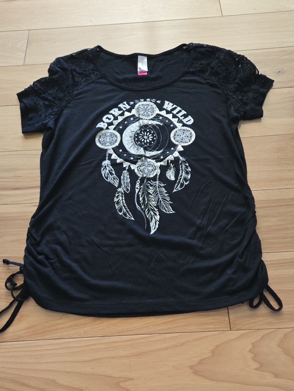 No Boundaries Black Lace-Sleeve Dreamcatcher Tee
